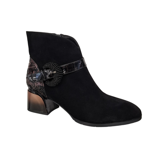 Loretta Vitale C38494